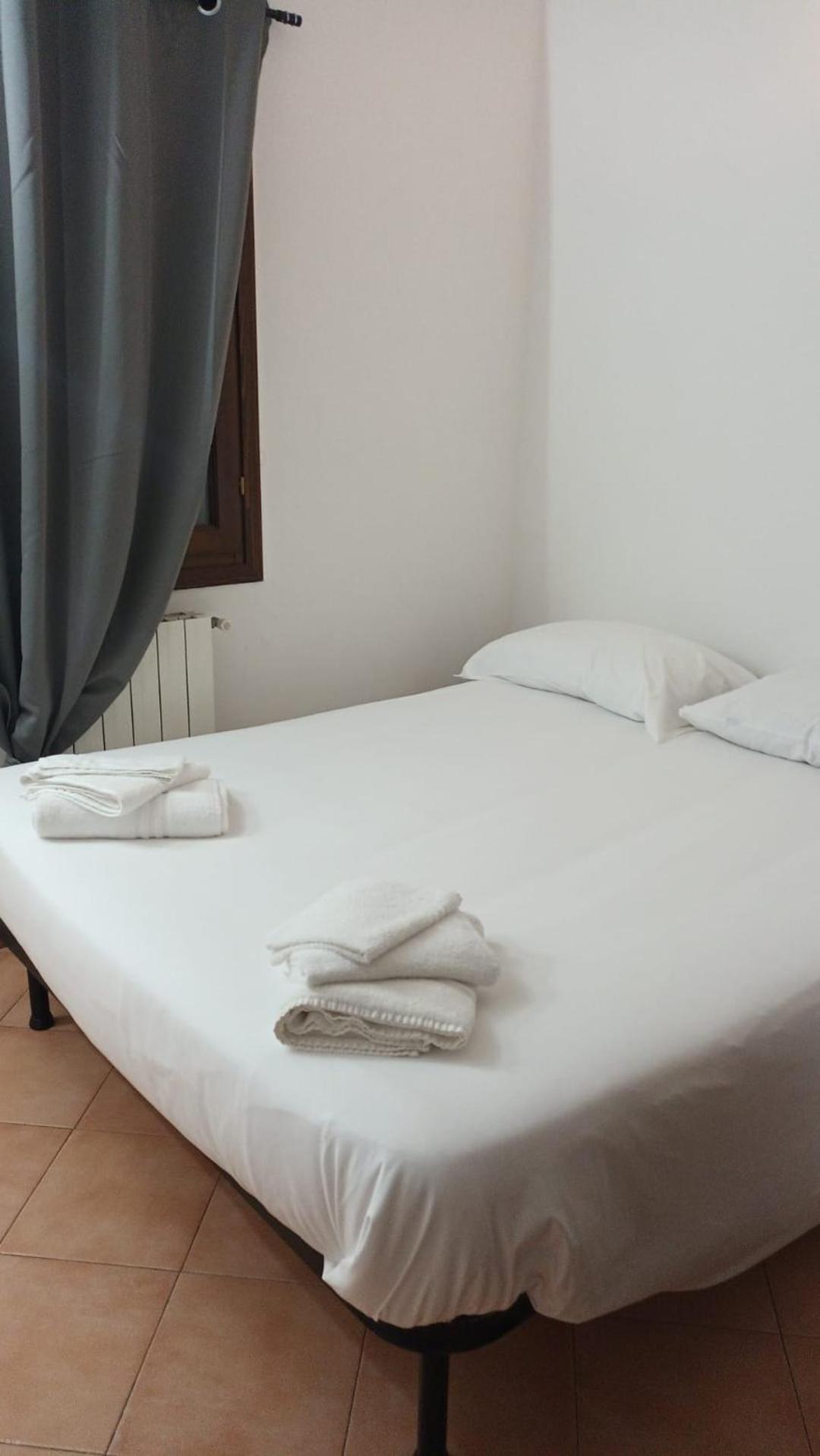 Casa N 2 Con Parcheggio Privato E Colonnina Ricarica Apartman Livorno Kültér fotó
