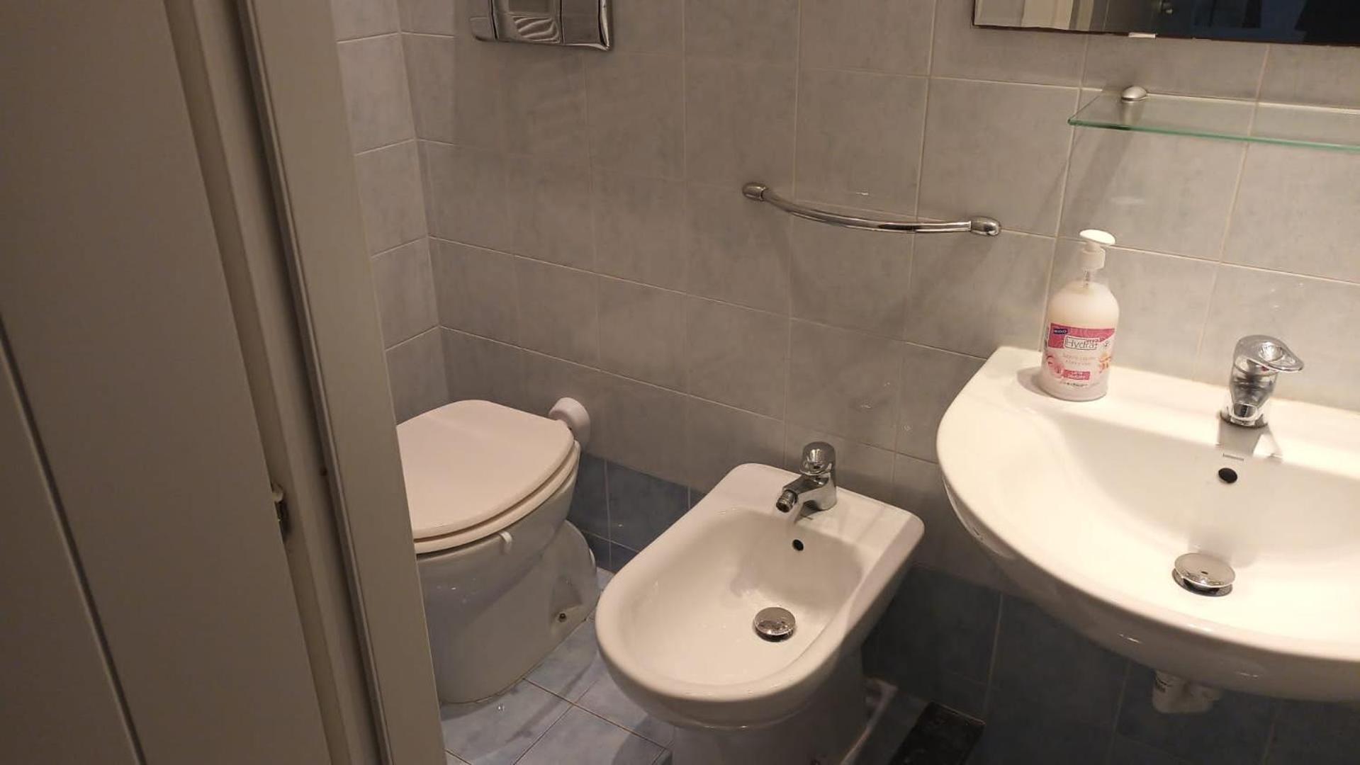 Casa N 2 Con Parcheggio Privato E Colonnina Ricarica Apartman Livorno Kültér fotó