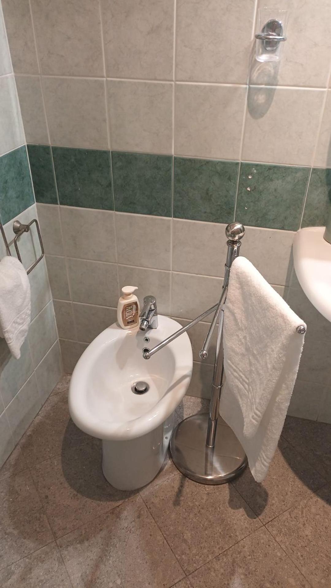 Casa N 2 Con Parcheggio Privato E Colonnina Ricarica Apartman Livorno Kültér fotó